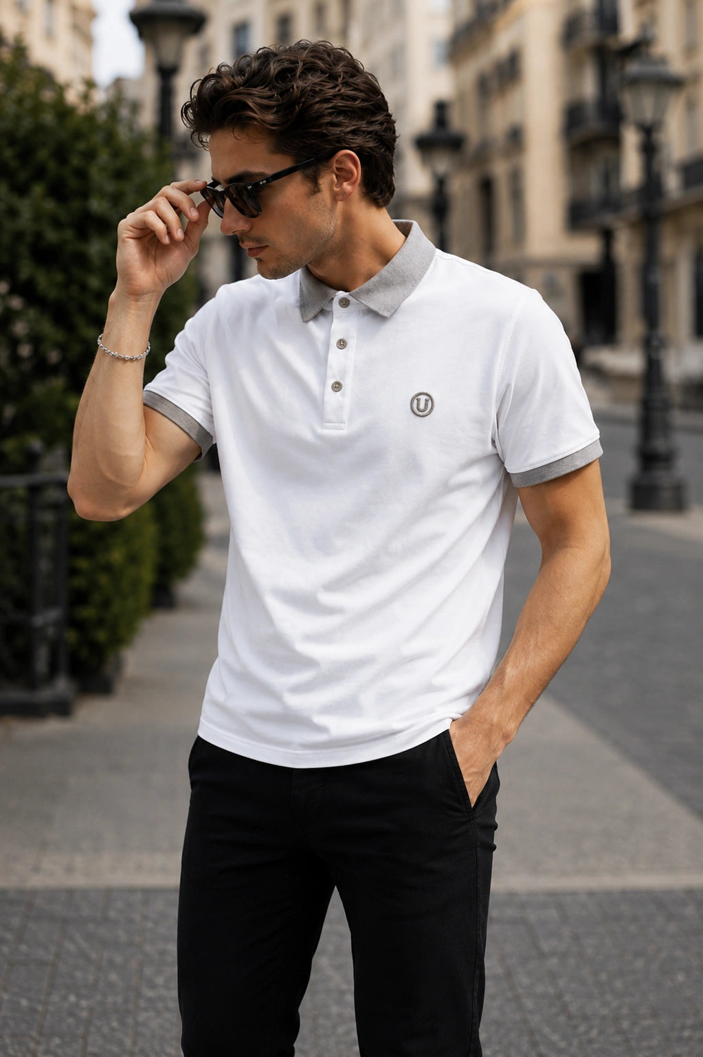 Men’s Premium White Contrast Collar Polo T-Shirt with Embroidered Logo – Regular Fit