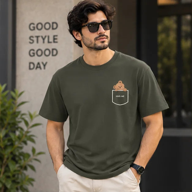 Men’s Cream Hug Me Teddy Pocket Graphic Oversized T-Shirt – Cute Minimal Streetwear Tee